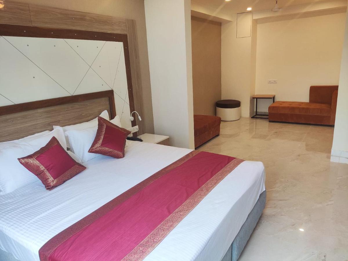 Hotel Xenia - Varanasi, Varanasi
